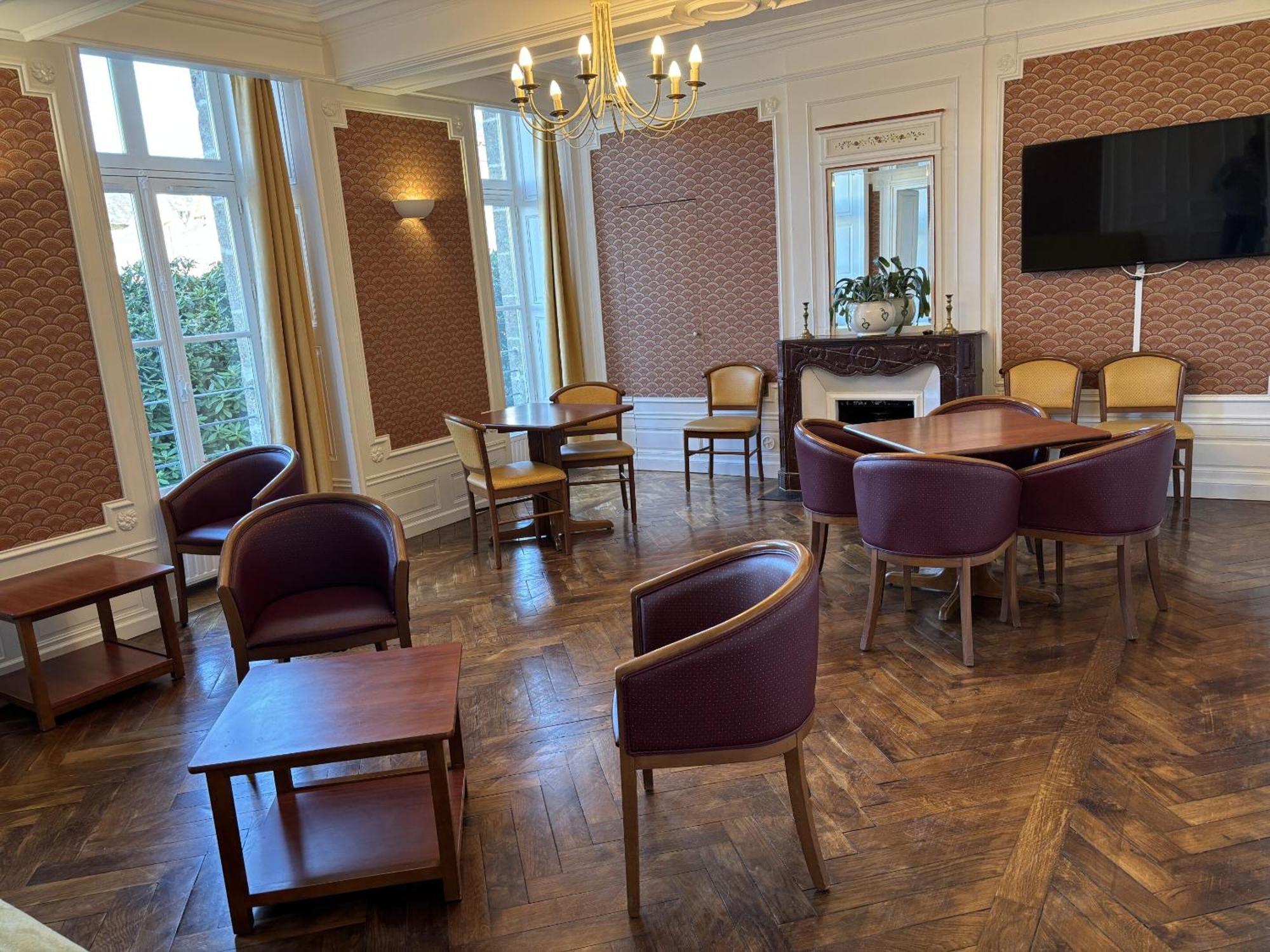 Chateau Du Bourg Saint-Denis-de-Gastines Экстерьер фото